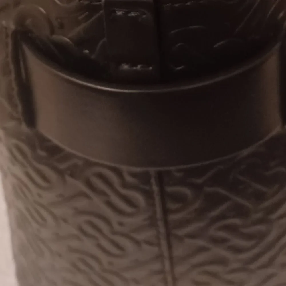 Handbag - Picture 6 of 10